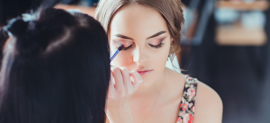 Một nhà makeup