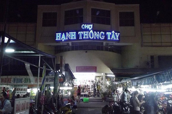 lấy hàng ở chợ Hạnh Thông Tây